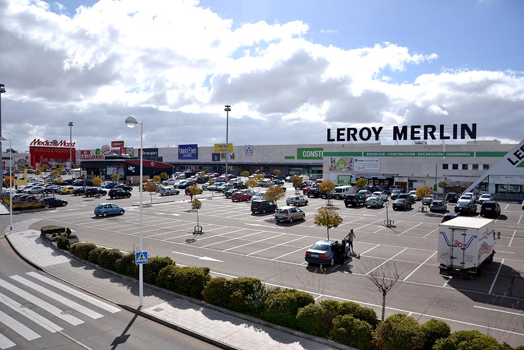 locales-parque-comercial-alquiler-salamanca-parque-comercial-capuchinos1