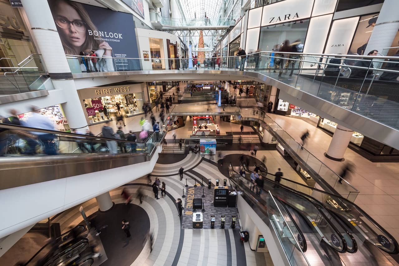 Cuánto cuesta alquilar un espacio en un centro comercial