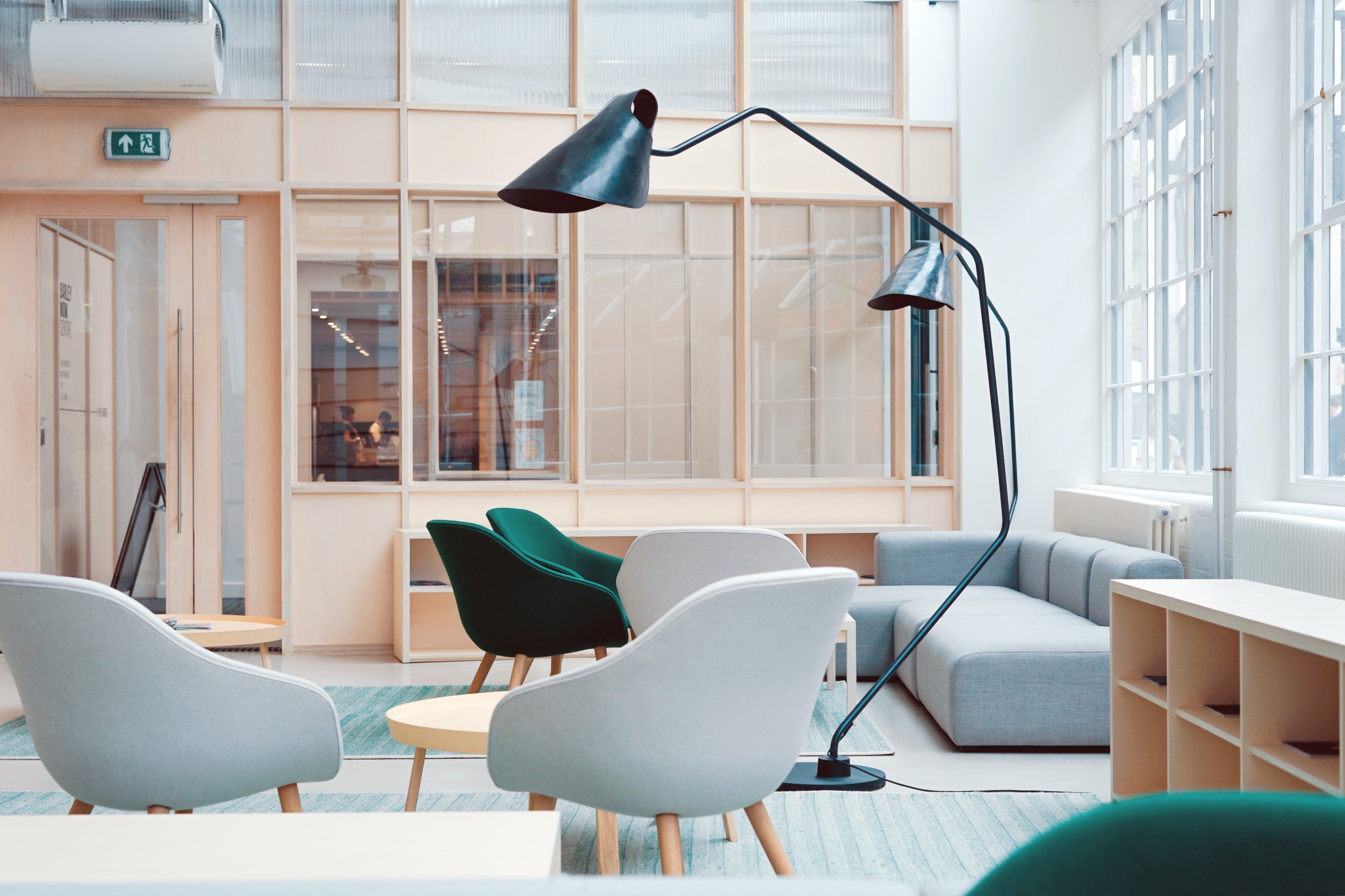 Oficinas pequeñas y modernas