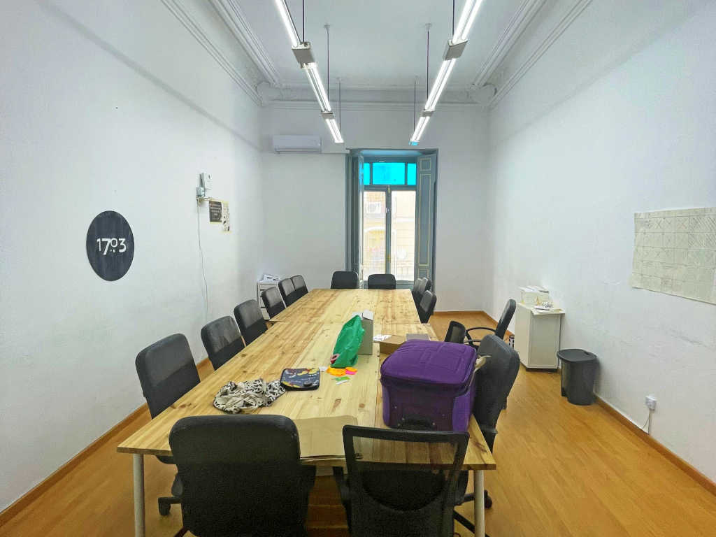 oficina-alquiler-madrid-duque-de-alba-15-sala-reunion-01.jpg