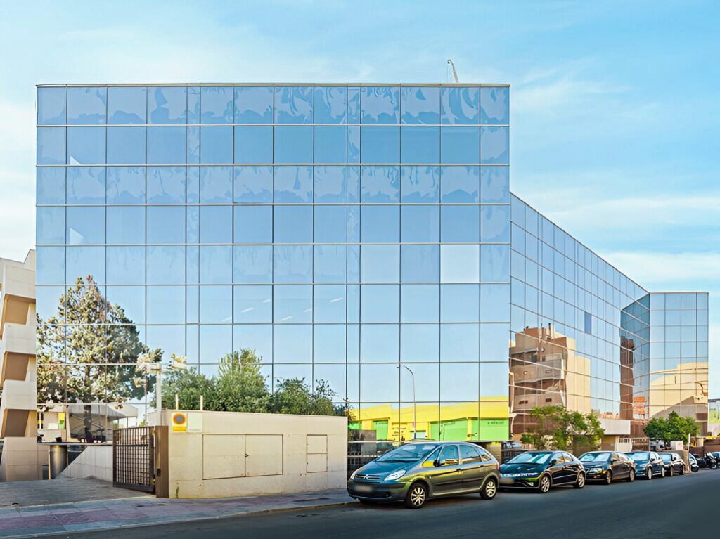 ALQUILER-OFICINAS.MADRID-P. E.-PLATINUM-EDIFICIO-A-CALLE-TRESPADERNE-10-28042-MADRID-EDIFICIO-1.jpg