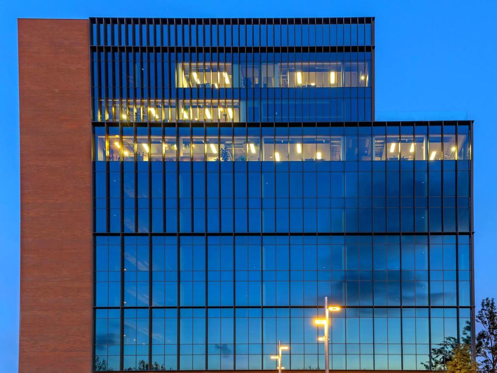 alquiler-oficinas-barcelona-calle-badajoz-60-implantada.jpg