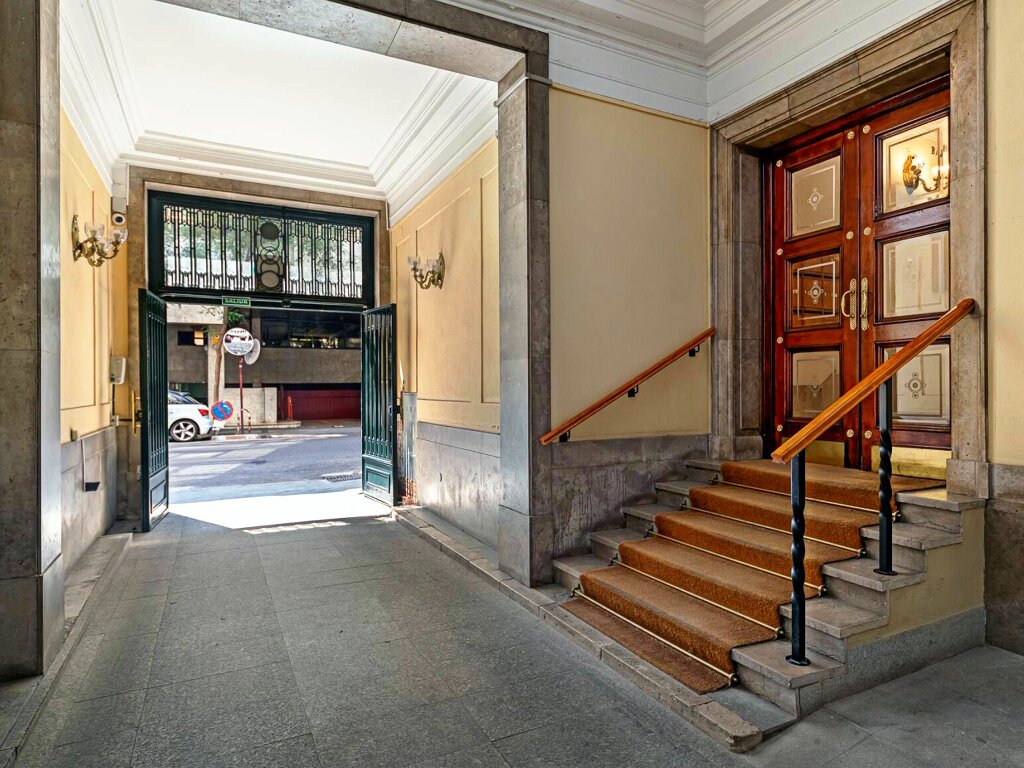 ALQUILER-OFICINAS-MADRID-CALLE-DE-ZURBANO-80-28010-MADRID-PATIO-.jpg