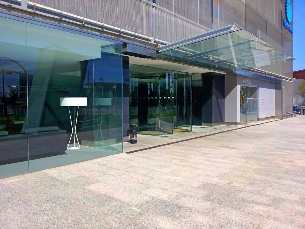 oficina-alquiler-barcelona-hospitalet-de-llobregat-torre-werfen-plaza-europa-21-23-entrada.jpg