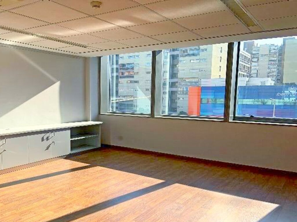 ALQUILER-OFICINAS-BARCELONA-GRAN-VIA-DE-LES-CORTS-CATALANES-133-08014-BARCELONA-OFICINA (1).jpg