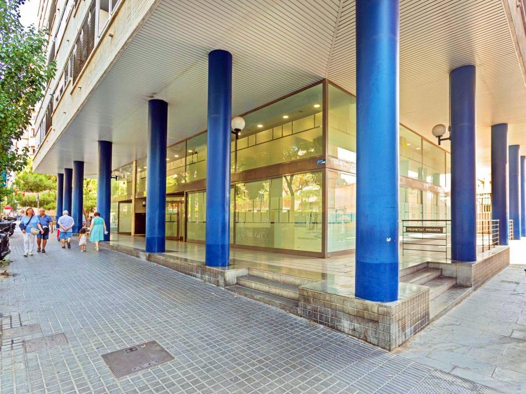 ALQUILER-OFICINAS-BARCELONA-RAMBLA-DEL-BRASIL-38-40-08028-BARCELONA-ENTRADA (2).jpg