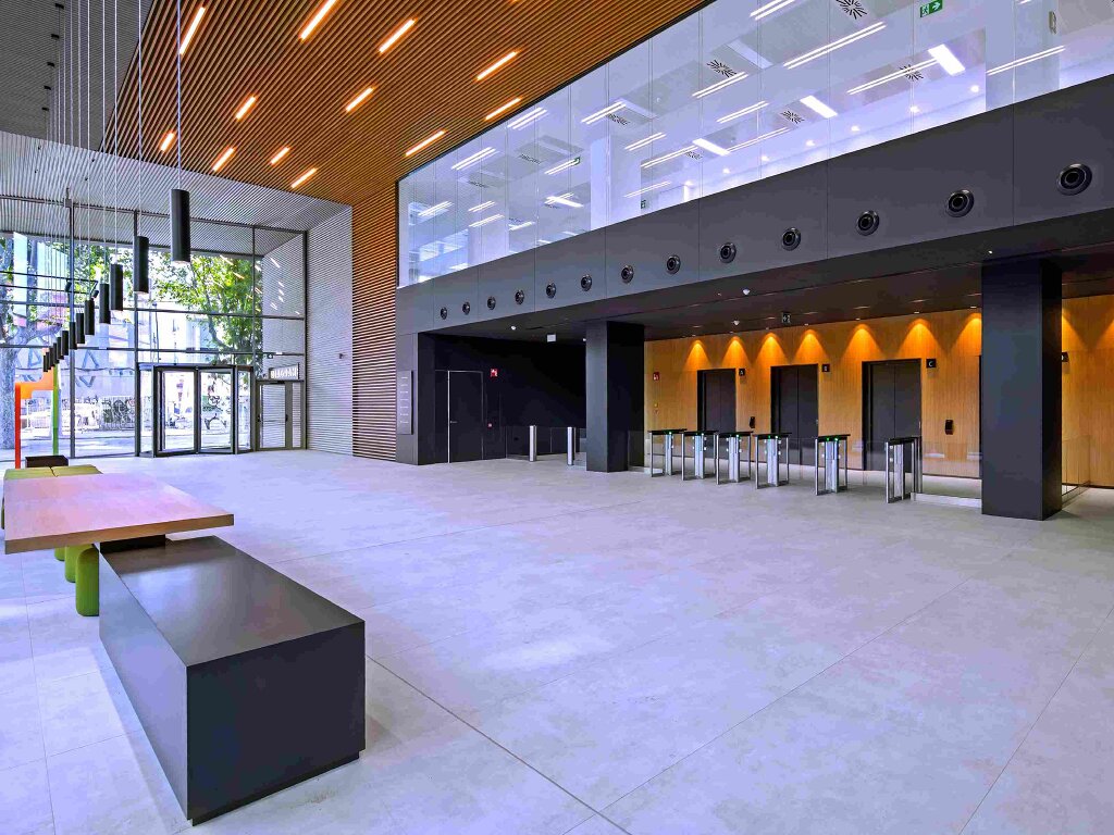 oficina-alquiler-barcelona-diagrame-pereIV-105-109-hall.jpg