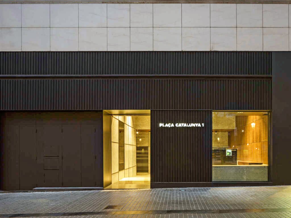 oficina-alquiler-barcelona-el-triangle-catalunya-1-4-entrada-01.jpg