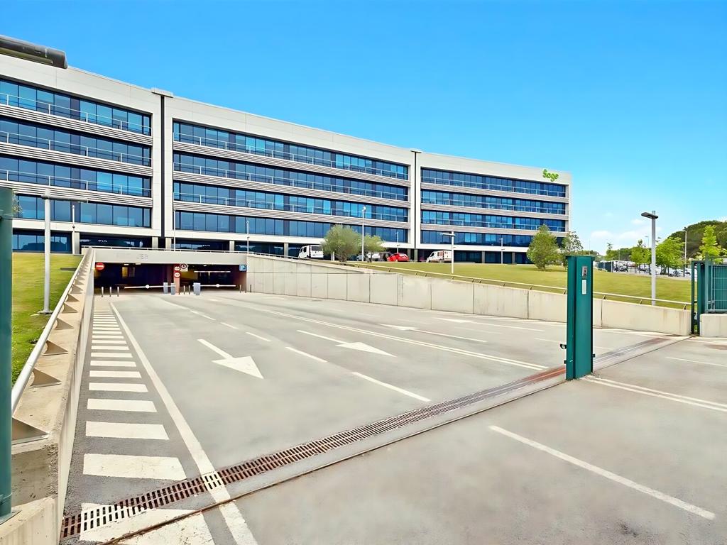 ALQUILER-OFICINAS-BARCELONA-GCO-PARC-EDIFICIO-JES?S-SERRA-4-CARRER-JES?S-SERRA-SANTAMANS-2-8-08174-SANT-CUGAT-DEL-VALL?S-FACHADA.jpg
