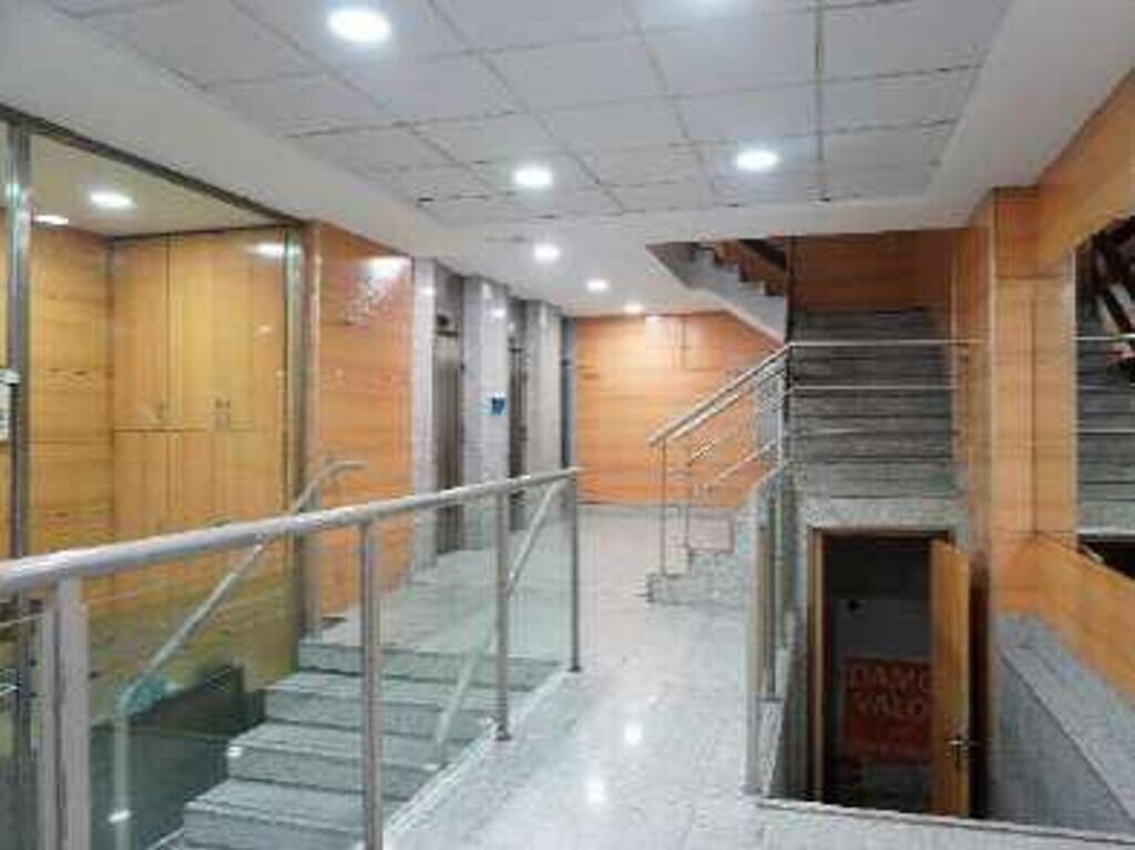 ALQUILER-OFICINAS-MADRID-CALLE-DE-BRAVO-MURILLO-377-28020-MADRID-HALL.jpg