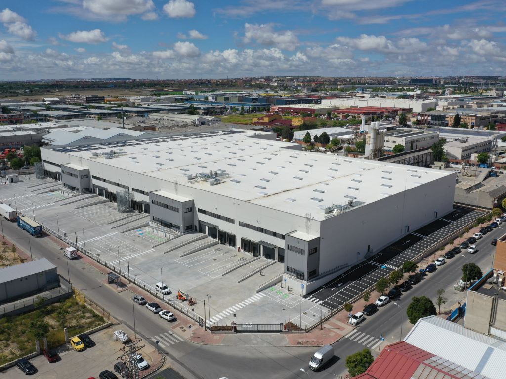 Nave-industrial-logistico-alquiler-madrid-villaverde-exterior-1.jpg