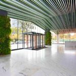 oficina-alquiler-barcelona-one-parc-central-marroc-33-hall-01.jpg