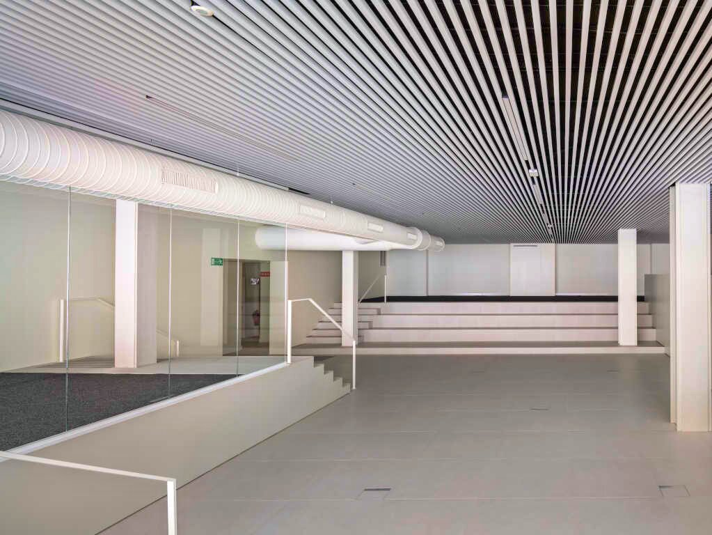 oficina-alquiler-madrid-vizcaya-12-zonas-comunes-01.jpg