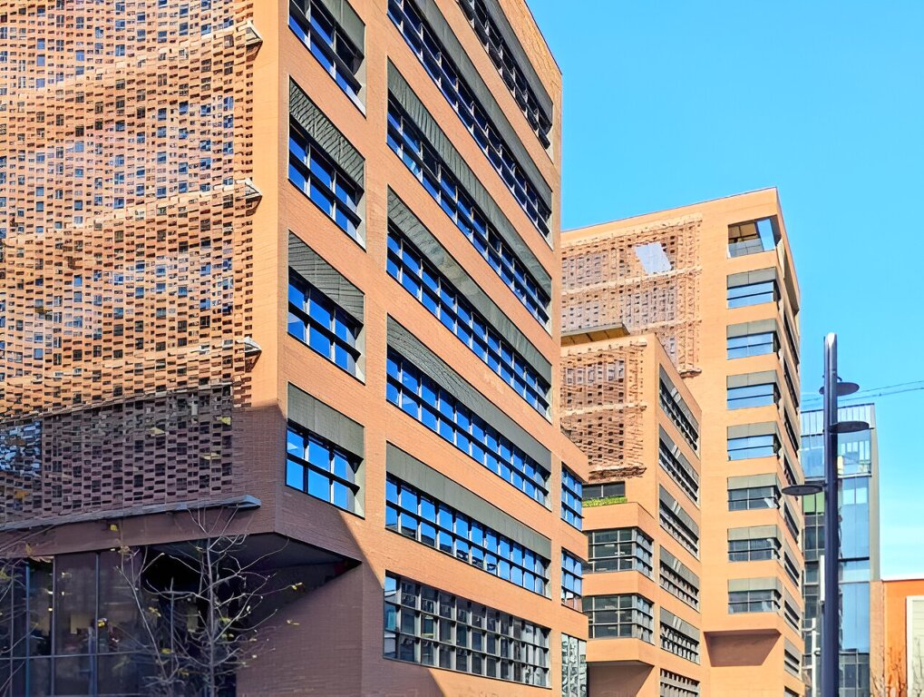 ALQUILER-OFICINAS-BARCELONA-MILE-22@-BUSINESS-CAMPUS-CARRER-DE-BADAJOZ-59-08005-BARCELONA-EXTERIOR.jpg