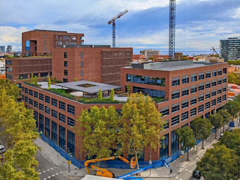 Alquiler de Oficinas en MILE 22@ Business Campus – Mile Llull  | Carrer de Badajoz, 59 | 22@ | Barcelona