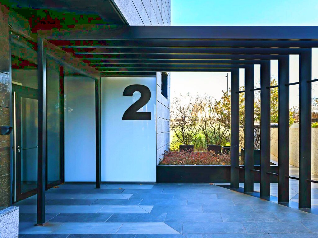 ALQUILER-OFICINAS-MADRID-CALLE-POETA-RAFAEL-MORALES-2-28700-SAN-SEBASTI?N-DE-LOS-REYES-ENTRADA.jpg