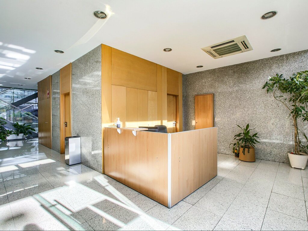 ALQUILER-OFICINAS-MADRID-NATEA-BUSINESS-PARK-VENIDA-DE-LA-INDUSTRIA-4-28108-ALCOBENDAS-ASCENSORES.jpg