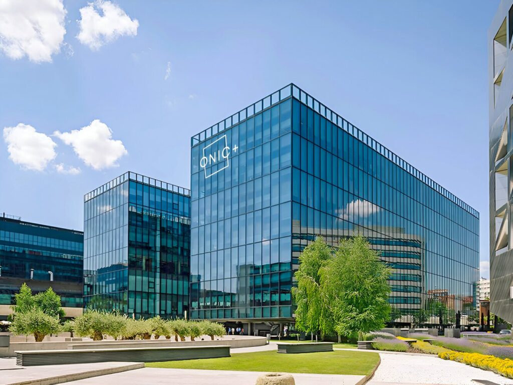 ALQUILER-OFICINAS-MADRID-P.E.-CRISTALIA-EDIFICIO-ONIC- -CALLE-V?A-DE-LOS-POBLADOS-3-28033-MADRID-EDIFICIOS.jpg