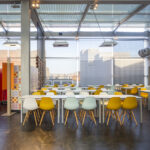 Alquiler-Oficinas-Barcelona-IL?LUMINA-comedor.jpg