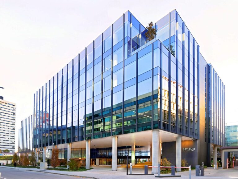 Alquiler de oficinas en Edificio Skylight Madrid | Avenida de Manoteras, 14 – 16 | Madrid