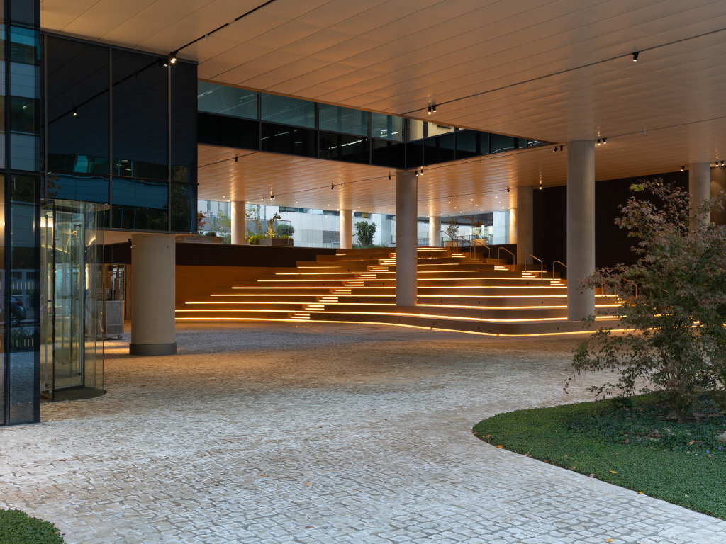 Alquiler-de-oficinas-Manoteras-14-recepci?n-Skylight.jpg