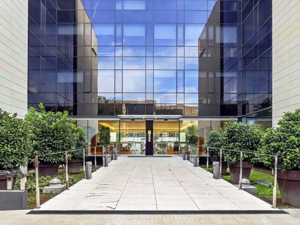 alquiler-oficinas-cornella-de-llobregat-PARQUE-EMPRESARIAL-ARBORETUM-AVINGUDA-DE-LA-FAMA-1-08940-CORNELL?-DE-LLOBREGAT-acceso.jpg