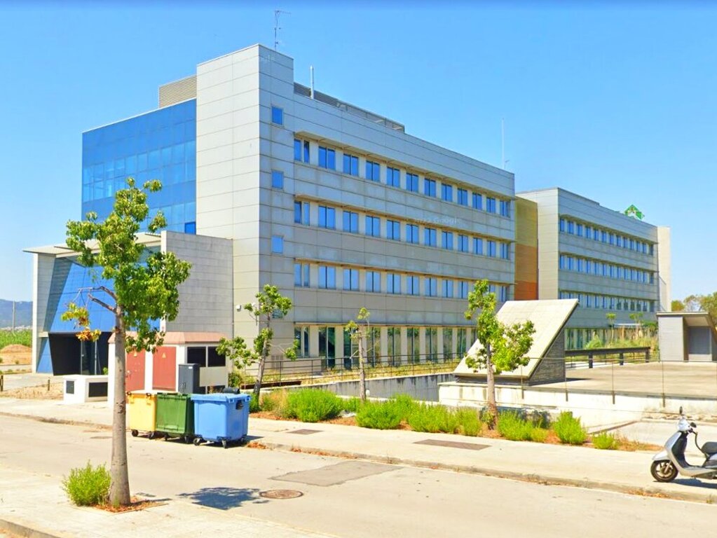 alquiler-oficinas-iris-mas-blau-projecte-barcelona-AVINGUDA-DE-LES-GARRIGUES-46-08820-EL-PRAT-DE-LLOBREGAT-lateral.jpg