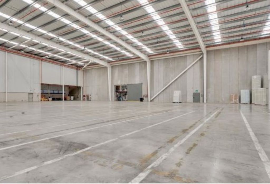 nave-industrial-logistica-alquiler-tarragona-valls-interior-1.jpg
