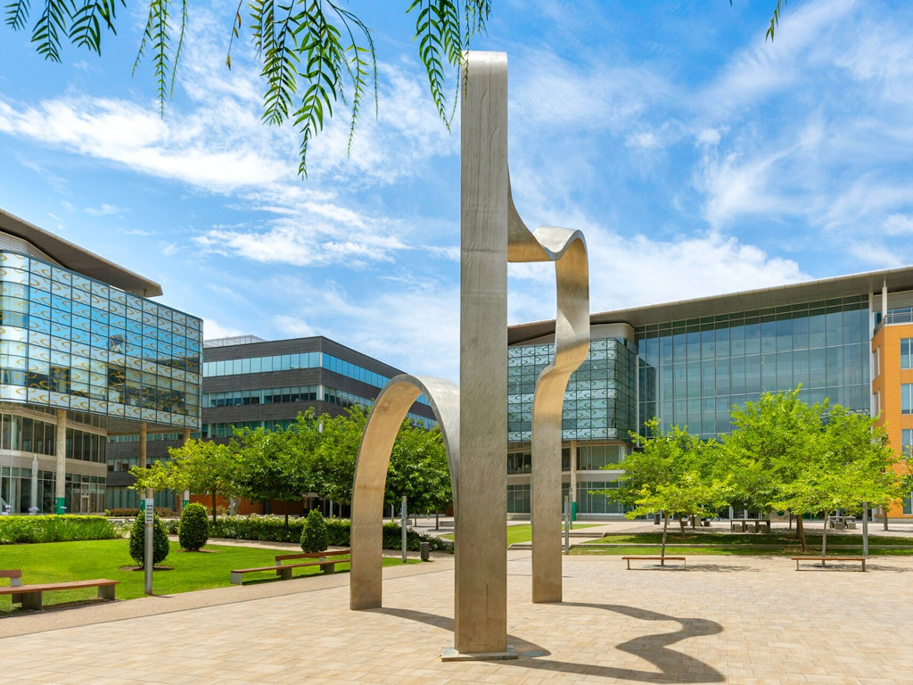 oficina-alquiler-barcelona-cornella-de-llobregat-world-trade-center-almeda-park-edificio-2-plaza-de-la-pau-parque.jpg
