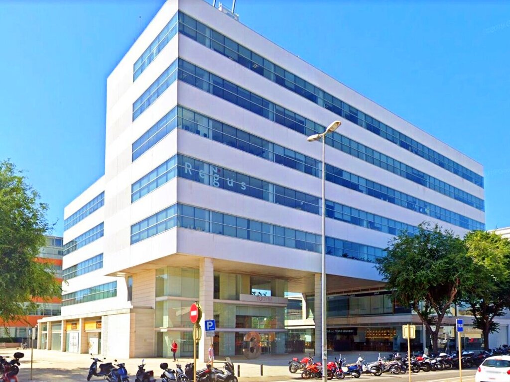 -oficina-alquiler-barcelona-cornella-de-llobregat-world-trade-center-almeda-park-edificio-3-plaza-de-la-pau-1-acceso.jpg