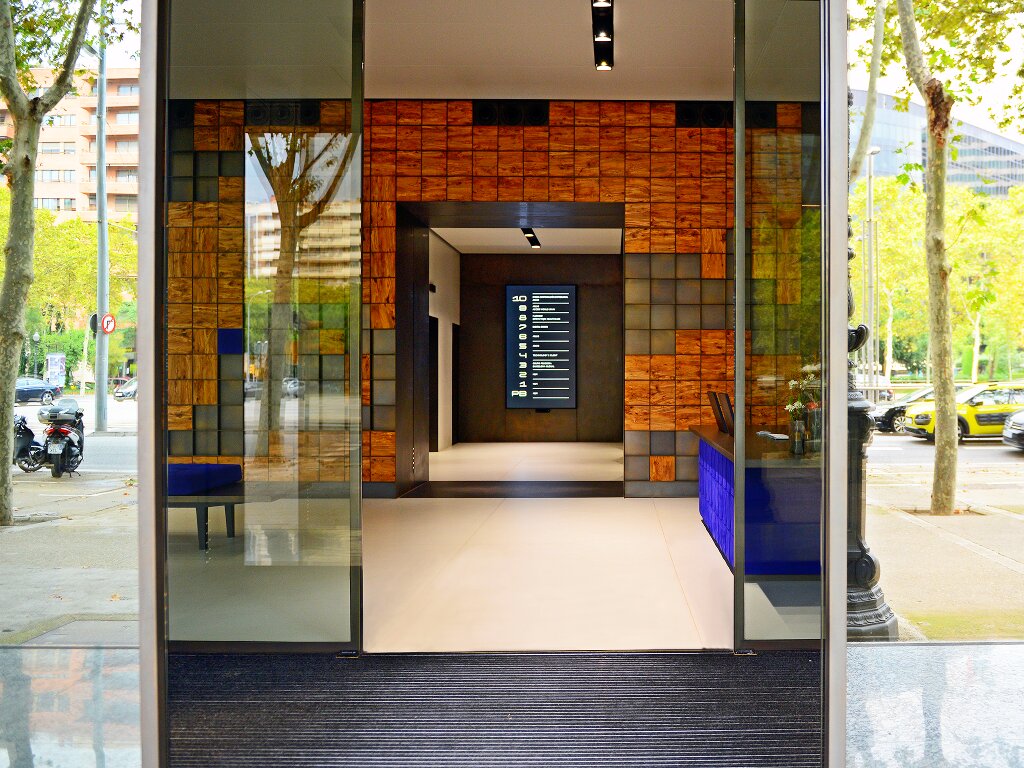 oficina-alquiler-barcelona-diagonal-579-587-hall.JPG