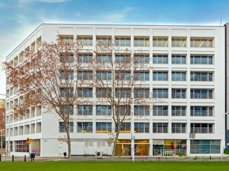 Alquiler de oficinas en Joan d’Austria | Una ubicación estratégica en Barcelona