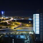 oficina-alquiler-madrid-torre-chamartin-dulce-chacon-55-edificio-noche.jpg