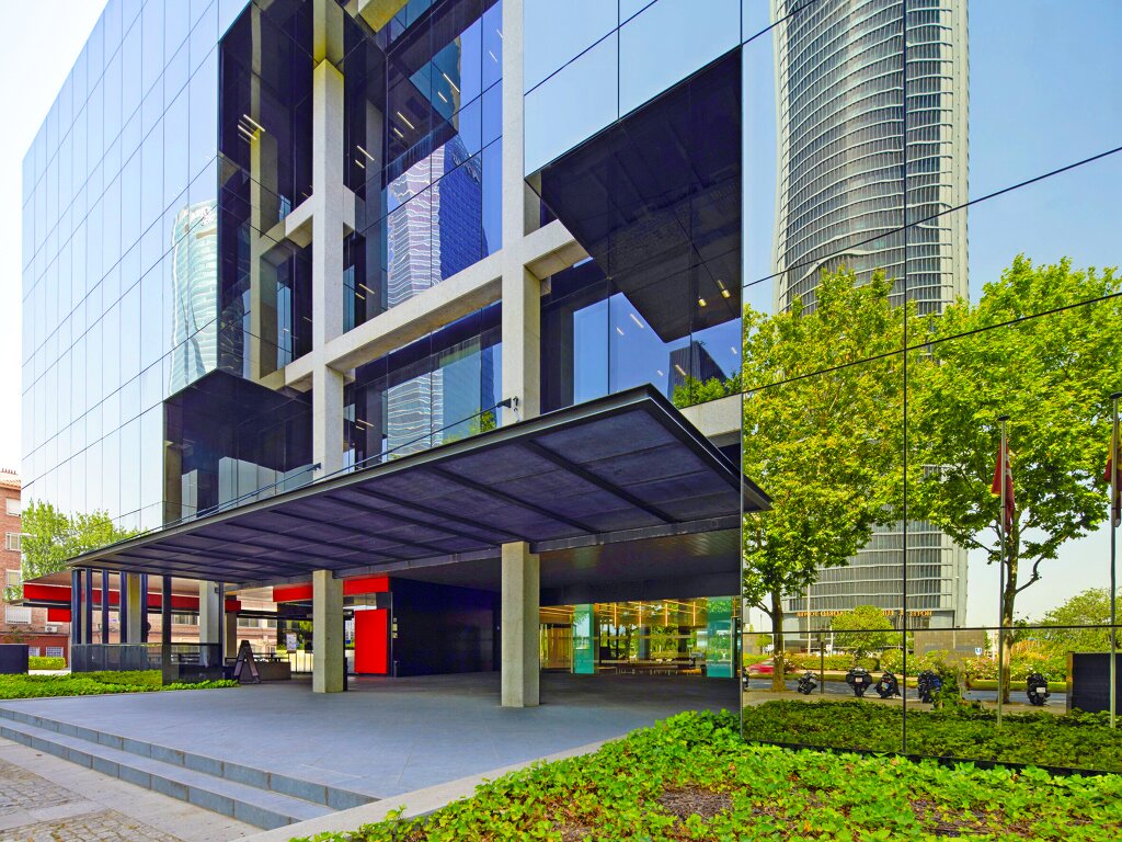 ALQUILER-OFICINAS-MADRID-PASEO-DE-LA-CASTELLANA-280-28046-MADRID-ACCESO.jpg