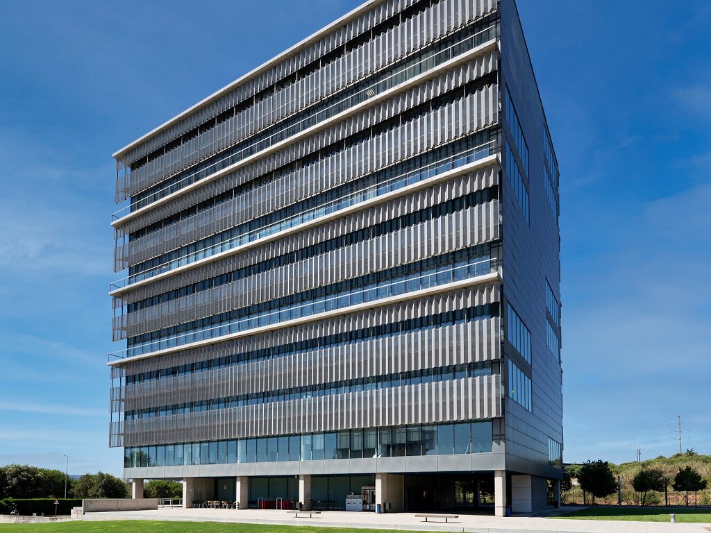 ALQUILER-OFICINAS-SANT-CUGAT-II-AVINGUDA-DE-LA-VIA-AUGUSTA-71-73-08174-SANT-CUGAT-DEL-VALL?S-FACHADA- (2).jpg