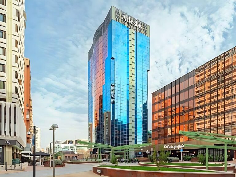 Alquiler de oficinas en edificio Alfredo Mahou | Plaza Manuel Gómez – Moreno 2 | Madrid