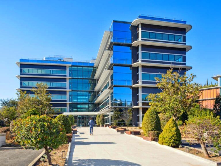 Offices for rent in Ribera del Loira Street 56-58